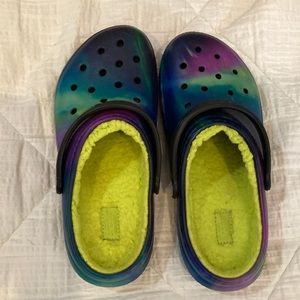 Brand:crocs size:j4 color:inside green